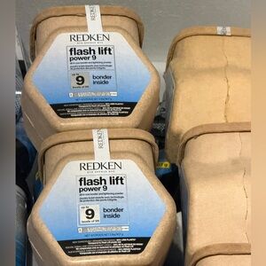 Redken Flash Lift Power 9 Hair Lightener with Bonder